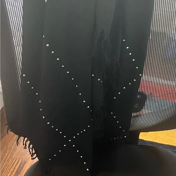 Cucci shawl - Picture 6 of 11